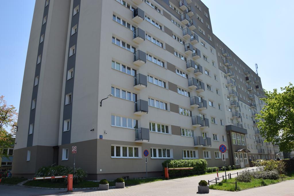 Pokoje Goscinne O-Es-Ha Warszawa Exteriör bild
